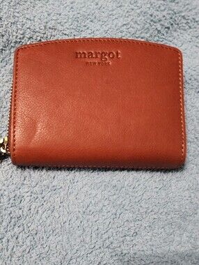 Margot New York Leather Bifold Zip Wallet in Cognac